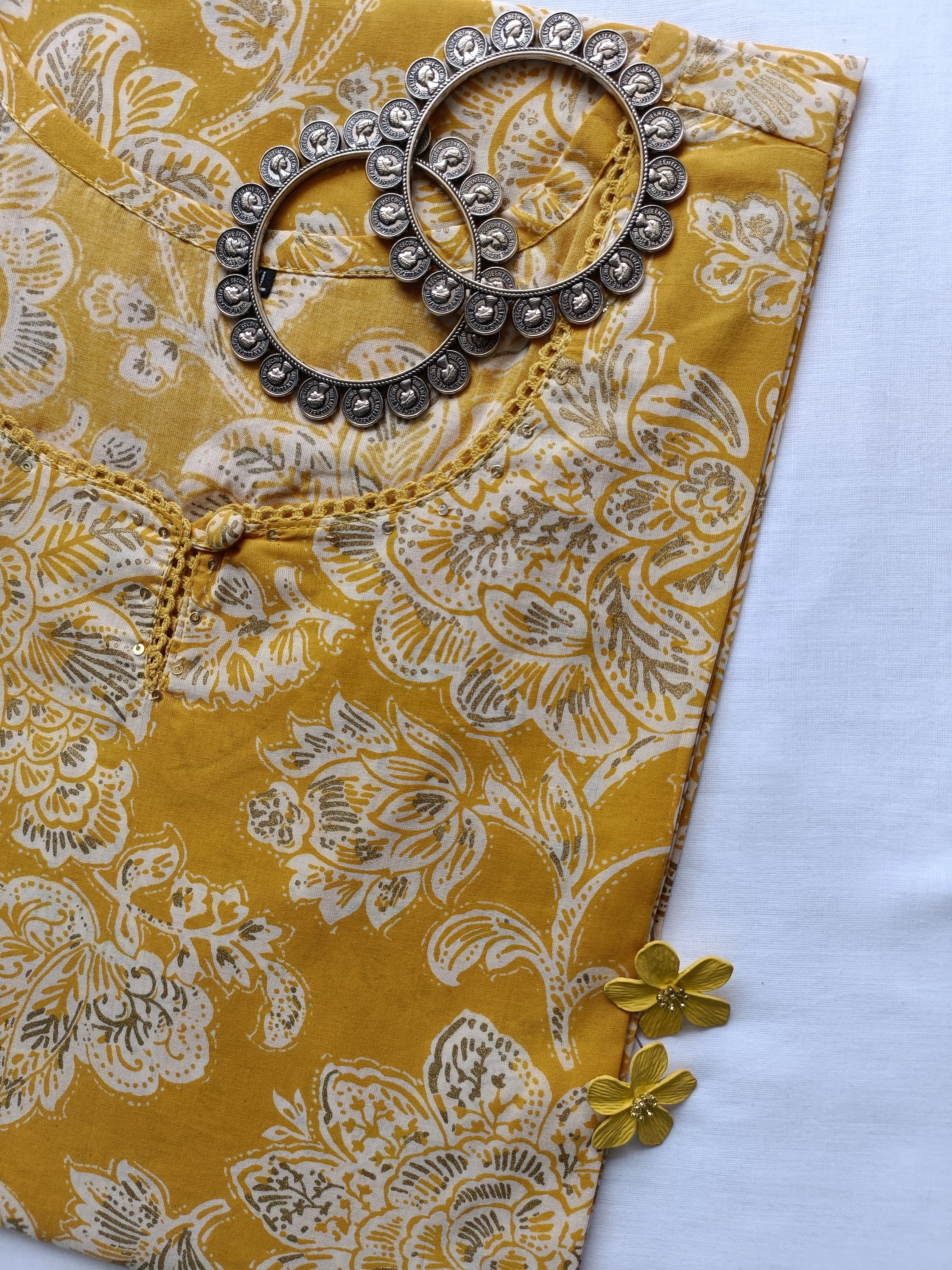 Basant yellow laced cotton Kurta - Big Size