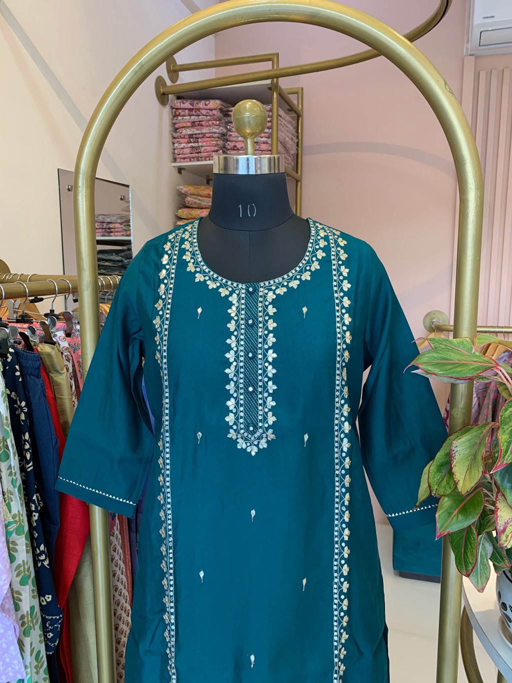 "Simran" hand embroidered Silk Kurta Set(2pc)